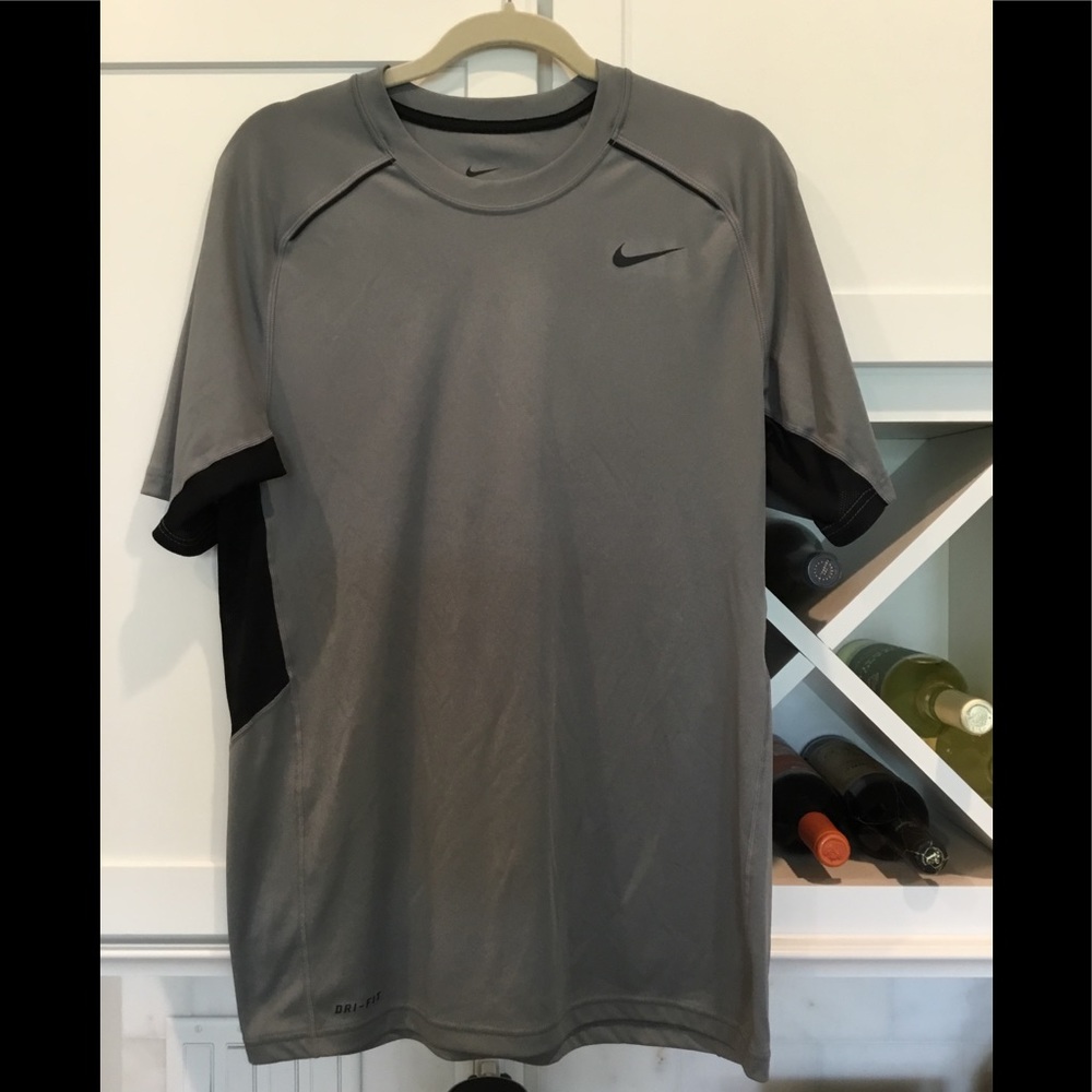 Men’s Nike Dri-Fit Shirt. Size M.